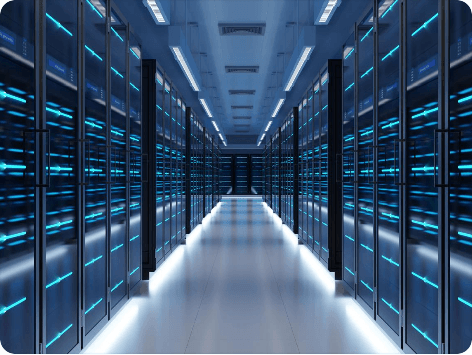 Referência fornecida: data center futurista com racks simétricos e iluminação azul — imagem ilustrativa